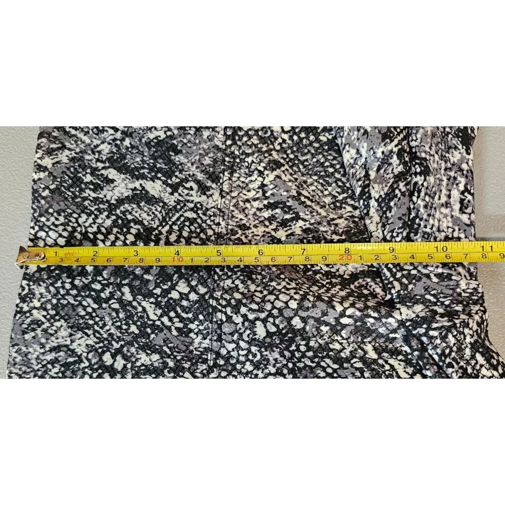 Spanx Womens L Faux Leather Snake Shine Leggings‎